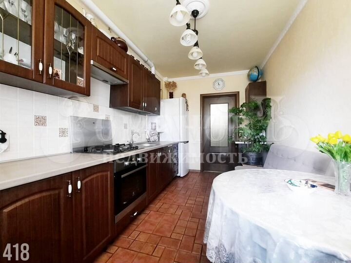 2-к. квартира, 65 м², 2/4 эт.