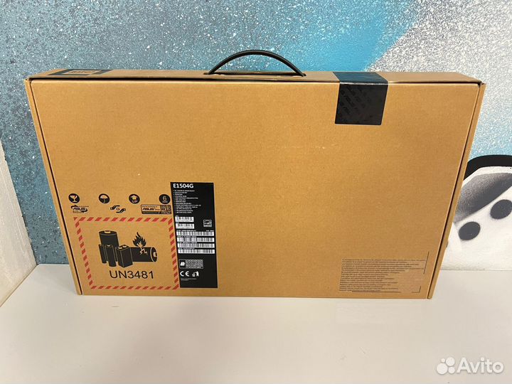 Ноутбук Asus 4 ядра/озу 8Gb DDR4/M.2 SSD 256Gb