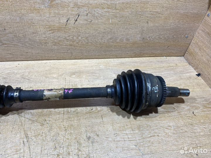 Приводной вал правый Land Rover Discovery 3 P23