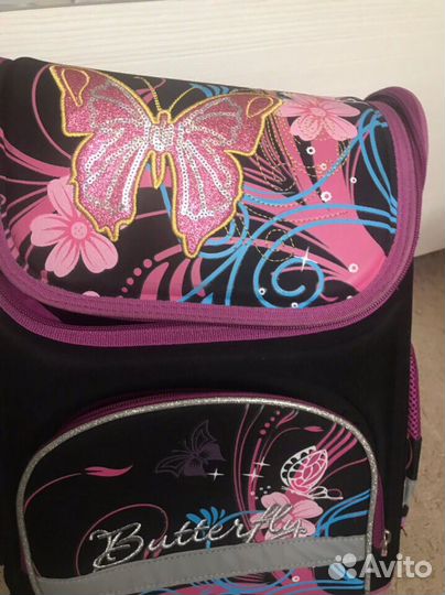 Школьный рюкзак с ортопедической спинкой