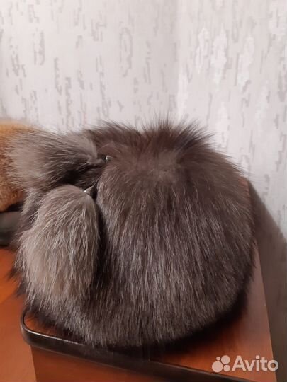 Женские меховые шапки