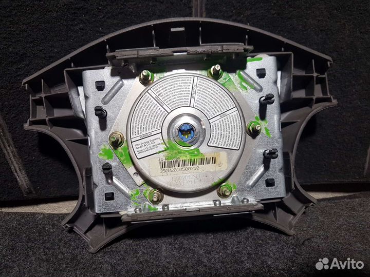 Подушка безопасности в руль Toyota Corolla E11