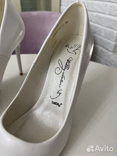 Свадебные лодочки белые 39 размер