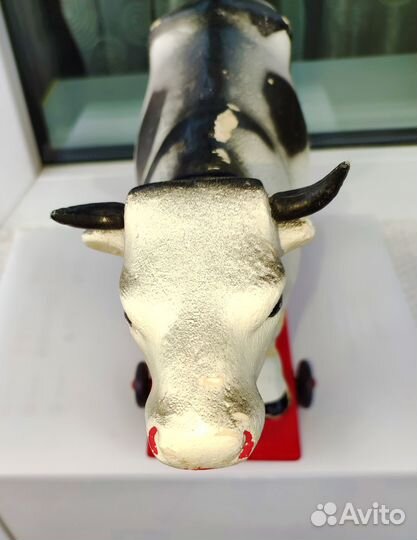 Игрушка СССР: Корова Зорька на колесиках