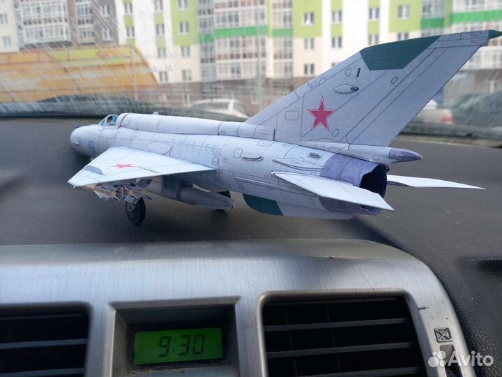 Модель самолета из бумаги