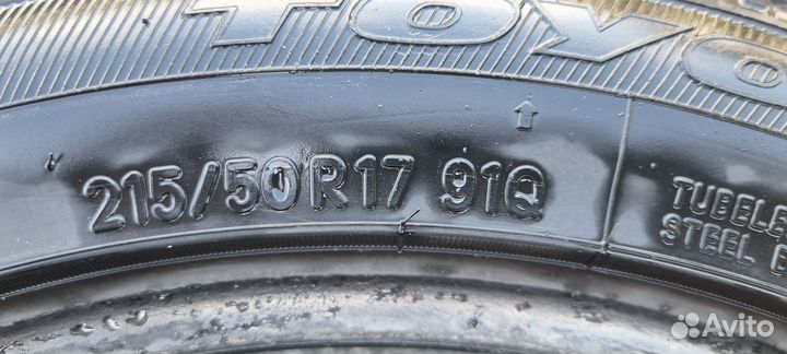 Toyo Observe Garit GIZ 215/50 R17 91Q