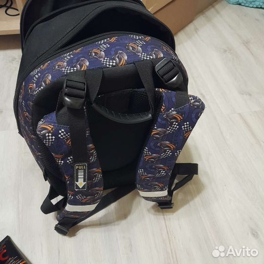 Школьный рюкзак