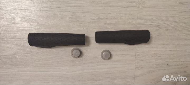 Грипсы от велосипеда Mongoose