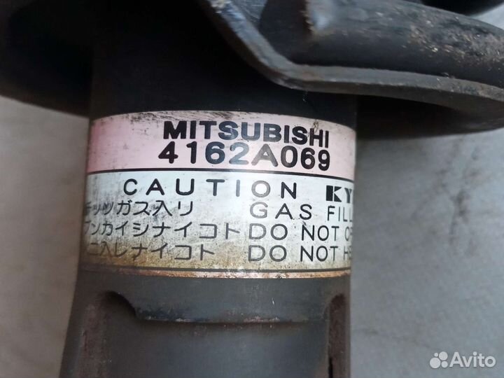 Стойки задние Mitsubishi Outlander XL