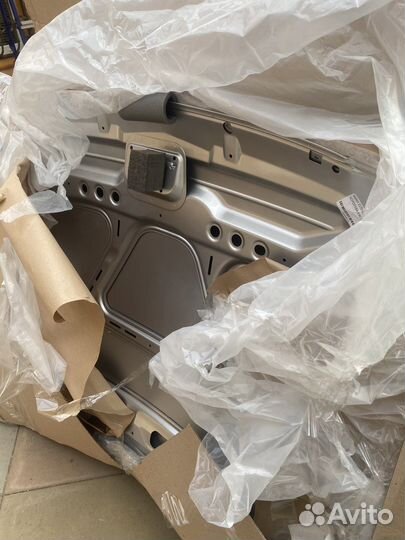 Капоты на LADA priora новые