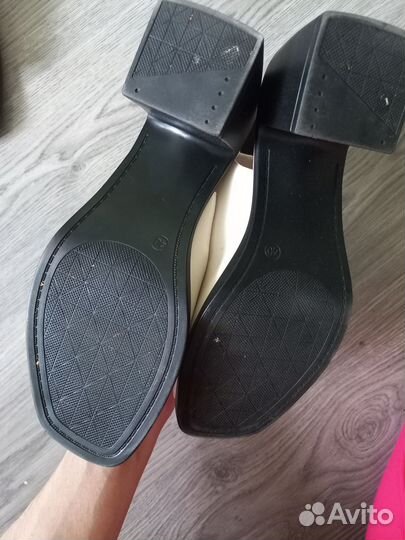Босоножки 40
