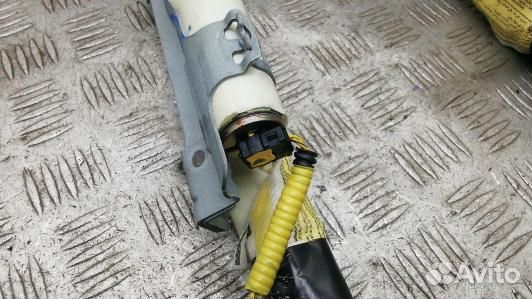 Шторка безопасности toyota avensis T27 (YBE15S401)