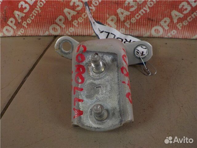 Петля двери нижняя задняя левая Toyota Corolla