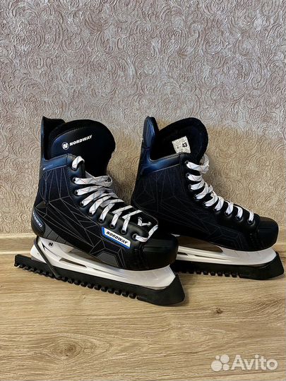 Коньки хоккейные