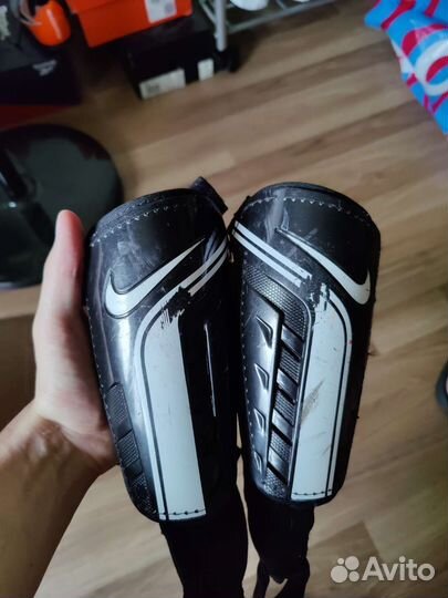 Футбольные щитки Nike детские