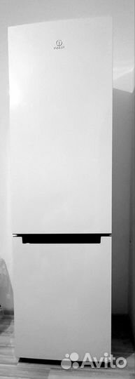 Холодильник indesit