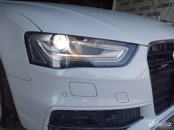 Фара ксеноновая передняя левая Audi A4 B8