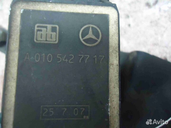 Датчик дорожного просвета Mercedes S-klasse W221 0