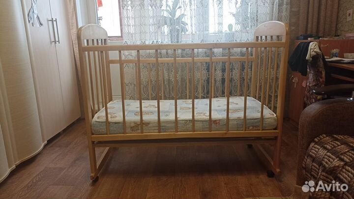 Детская кроватка