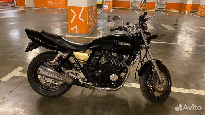 Yamaha XJR400