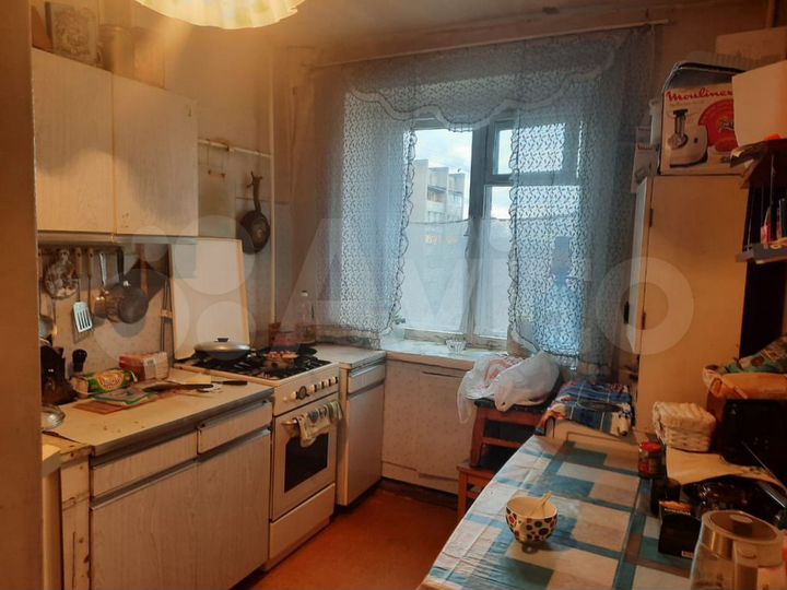 Доля в 4-к. квартире, 75 м², 7/9 эт.