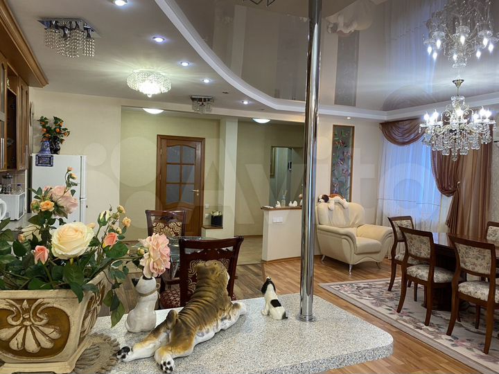 3-к. квартира, 138 м², 2/13 эт.