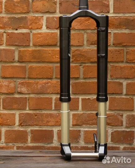 Вилка Intend Flash 571.5 мм 160мм 15х110