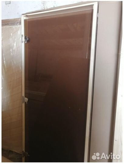 Стеклянная дверь в сауну