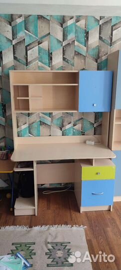 Школьный уголок