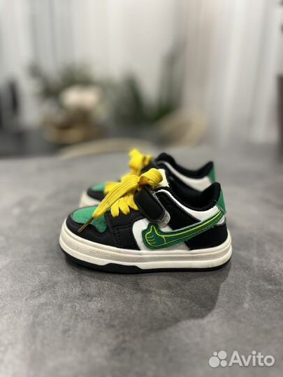 Кроссовки детские