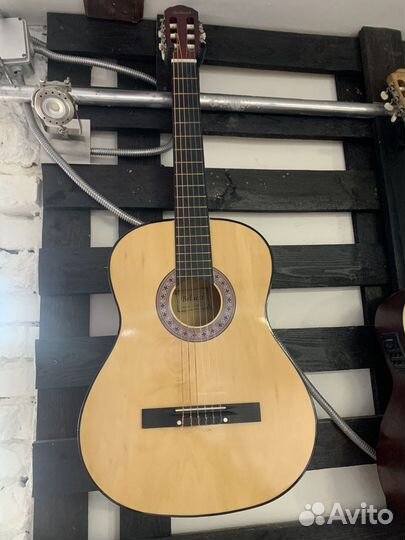 Классическая гитара Belucci