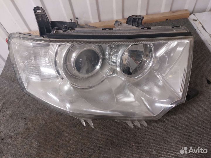 Фара правая Mitsubishi Pajero Sport 2 KH 2008-14