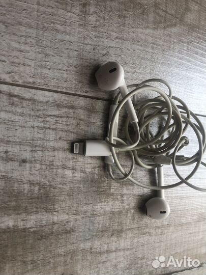 Наушники apple