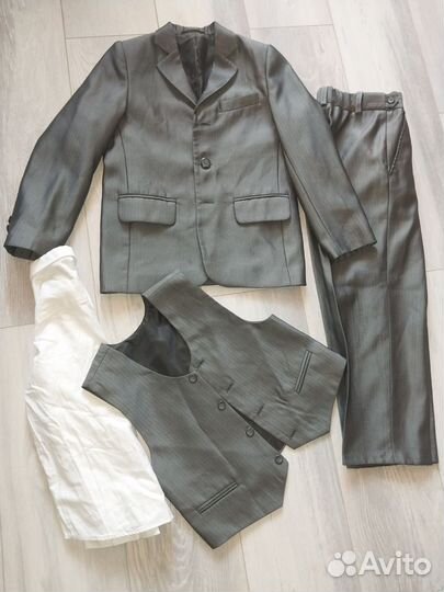 Школьная форма для мальчика серая