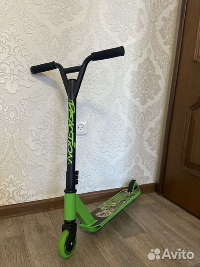 Трюковой самокат reaction 1.0