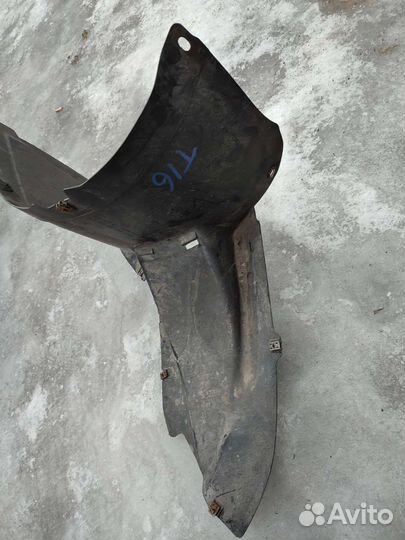Левый подкрылок Vw Passat b6