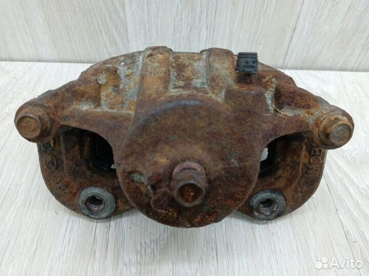 Суппорт тормозной передний правый Hyundai Ix35