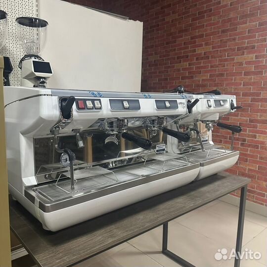 Кофемашина Nuova Simonelli Apia Life 2 GR S push&