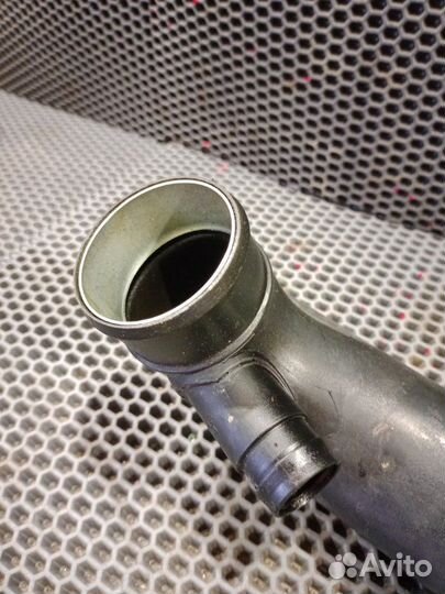 Патрубок интеркулера Volkswagen Passat B7 CDA 1.8