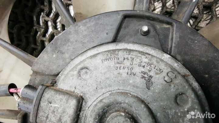 Вентилятор радиатора Toyota Auris