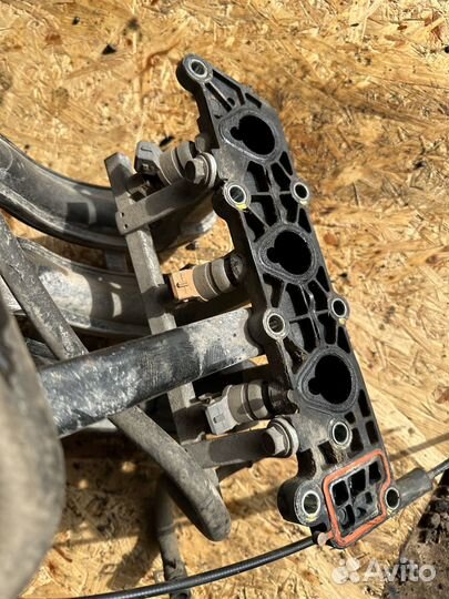 Впускной коллектор Daewoo Matiz Форсунки,Дросель