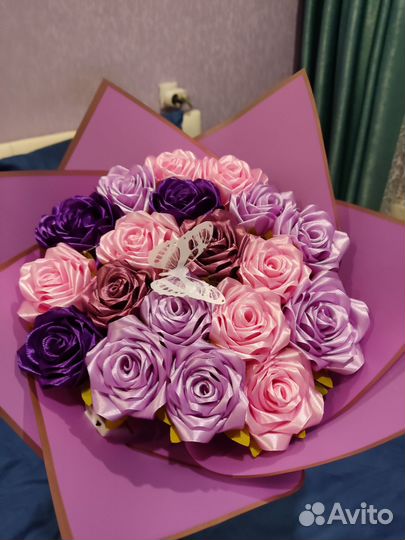 Букет из атласных роз