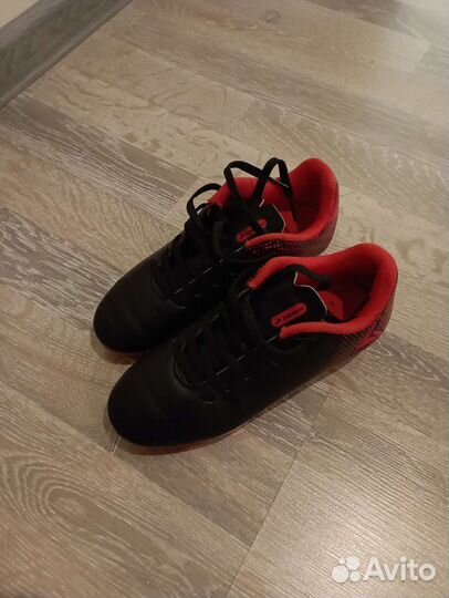 Бутсы футбольные (шиповки)