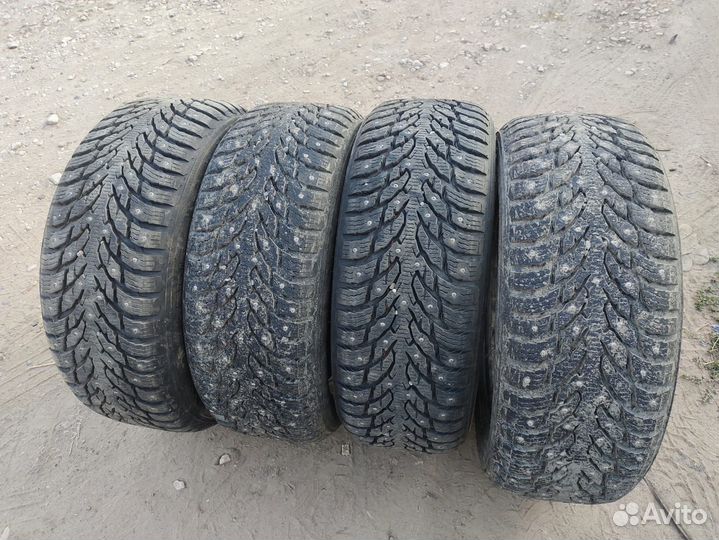 Nokian Tyres Hakkapeliitta 9 SUV 235/55 R18 104T