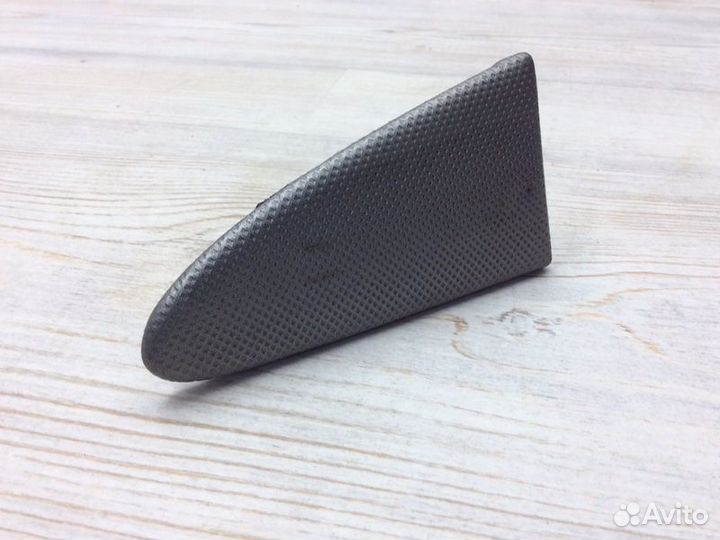 Накладка декоративная левая Mitsubishi Outlander