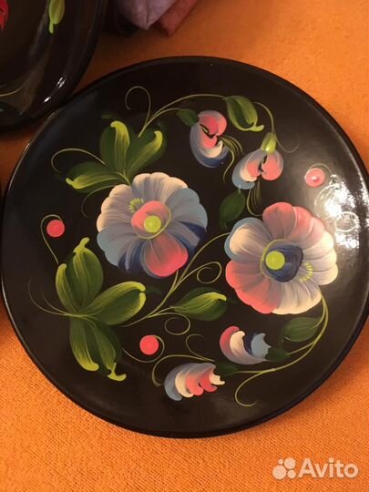 Блюдца и ложки декоративные