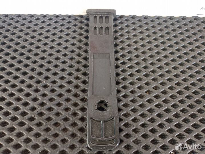 Крепеж крыла