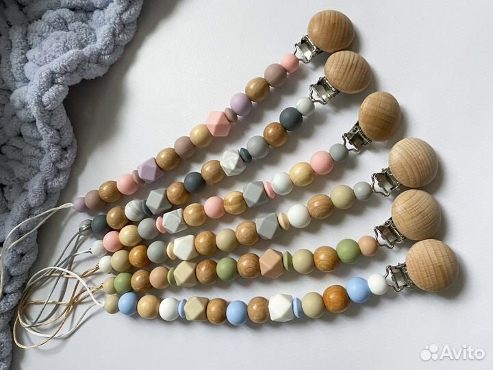 Именной держатель для соски, грызунок, погремушка