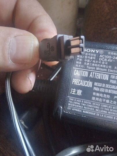Зарядное устройство к видеокамере Sony