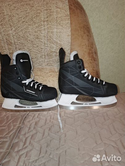 Коньки хоккейные 40 размер